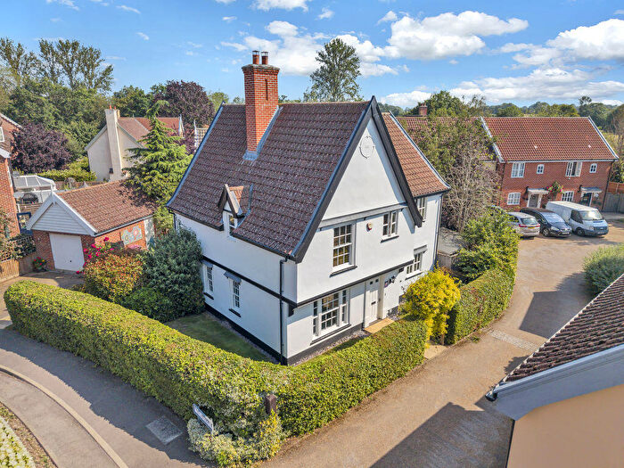 4 Bedroom Detached House For Sale In Elm Drive, Bury St. Edmunds, IP31