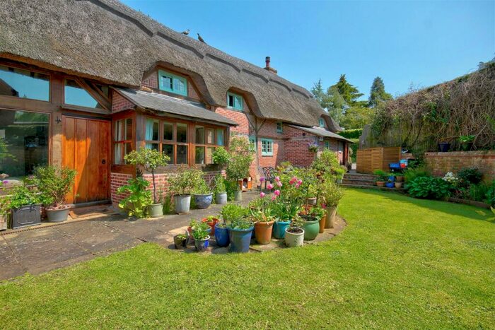 3 Bedroom Character Property For Sale In Corner Thatch, Burton Overy, Leicestershire, LE8