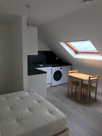 Studio To Rent In Very Near North Circular Road Area, Neasden, NW10