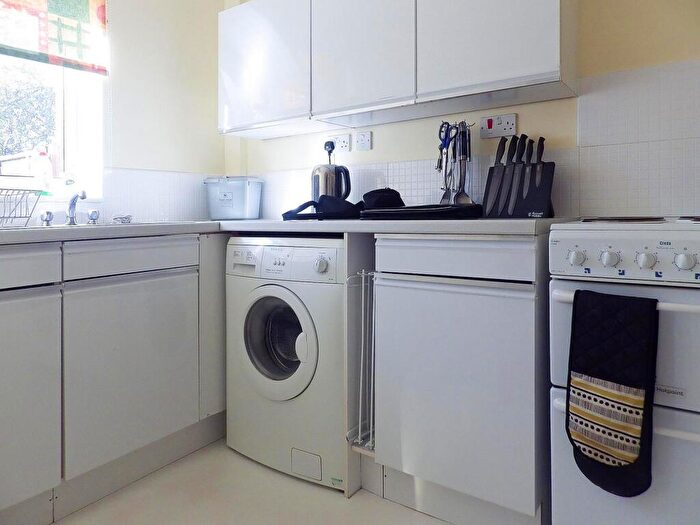 1 Bedroom Semi-Detached House To Rent In Manor Road, Witney, Oxfordshire, OX28