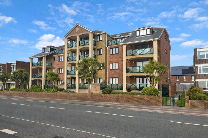 1 Bedroom Flat For Sale In Wight View, Marine Parade West, Lee-On-The-Solent, PO13