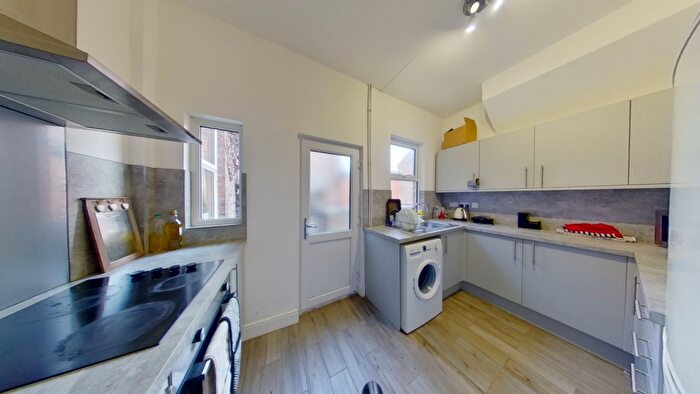 4 Bedroom Terraced House To Rent In Woodborough Road, Nottingham, NG3