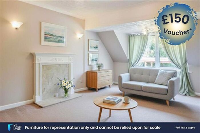 1 Bedroom Flat To Rent In Burnards Court, Bodmin, PL31