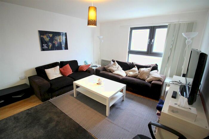 2 Bedroom Flat To Rent In Landmark Place, Churchill Way, Cardiff, CF10