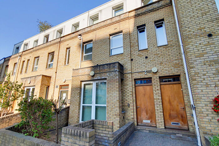 1 Bedroom Terraced House To Rent In Westferry Road, Canary Wharf, E14