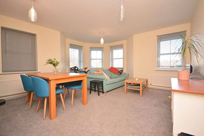 2 Bedroom Flat For Sale In Cornwall Gardens, Margate, CT9