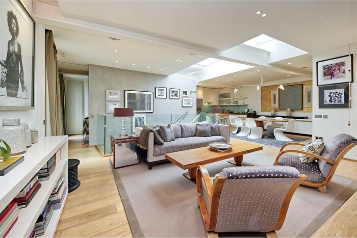 3 Bedroom Mews To Rent In Napier Place, London, W14