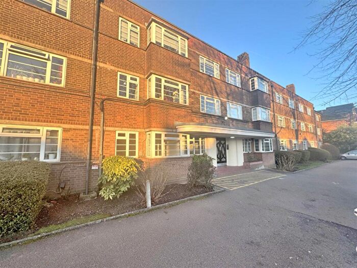 1 Bedroom Flat To Rent In Grove Close, Avenue Road, Southgate, N14