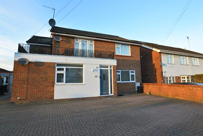 2 Bedroom Flat To Rent In Woodland Avenue, Brentwood, Essex, CM13