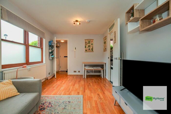 1 Bedroom Flat To Rent In Mayfield Road, London, W12