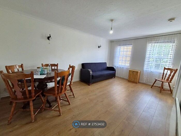 2 Bedroom Flat To Rent In Beechwood Mews, London, N9