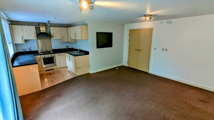 2 Bedroom Apartment To Rent In Overstone Court, CF10