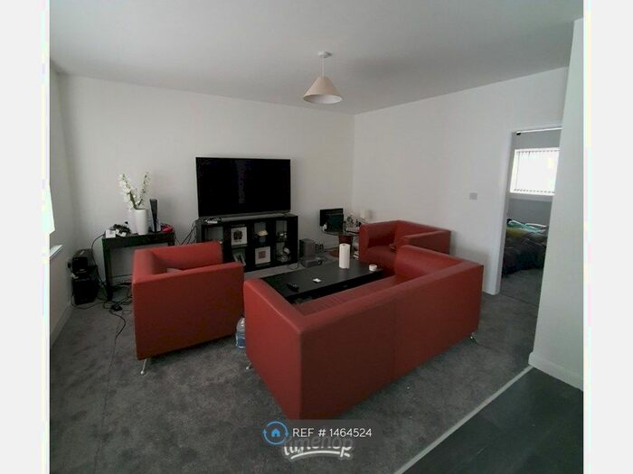 3 Bedroom Detached House To Rent In Rowan Tree, Oldham, OL8