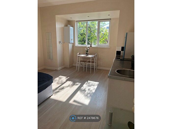 1 Bedroom Flat To Rent In Claremont Road, Salford, M6