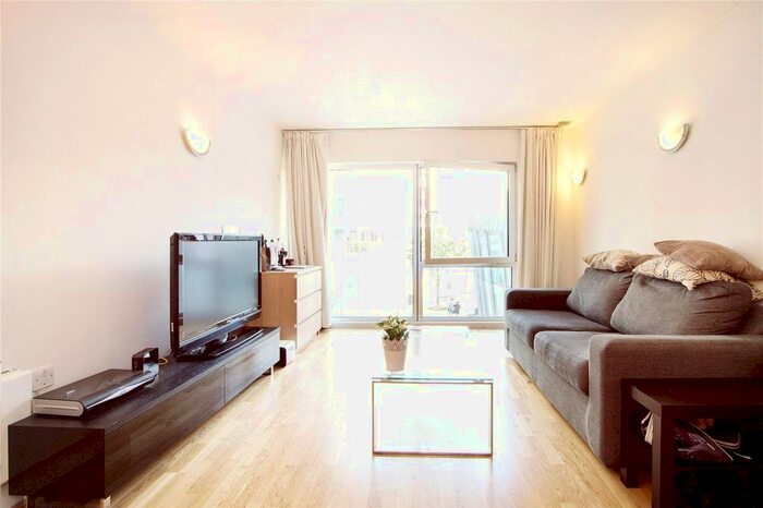 1 Bedroom Flat To Rent In Empire Square West, Empire Square, London, SE1