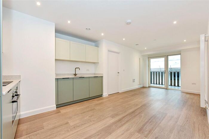 1 Bedroom Flat For Sale In Eden Place, London, E16