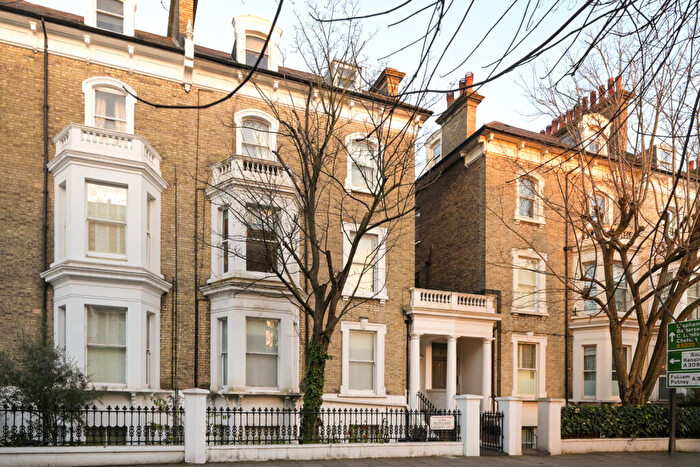 1 Bedroom Flat To Rent In Redcliffe Gardens, Chelsea, SW10