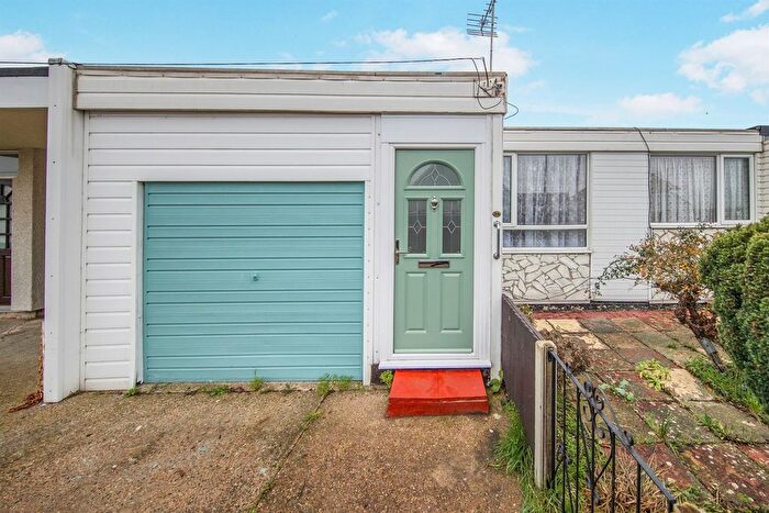 2 Bedroom Detached Bungalow For Sale In Yew Way, Jaywick, Clacton-On-Sea, CO15