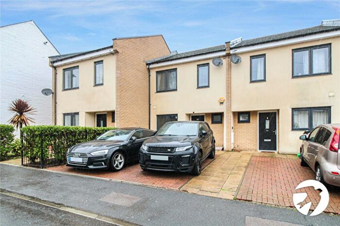 3 Bedroom Terraced House To Rent In Swanscombe Street, Swanscombe, Kent, DA10