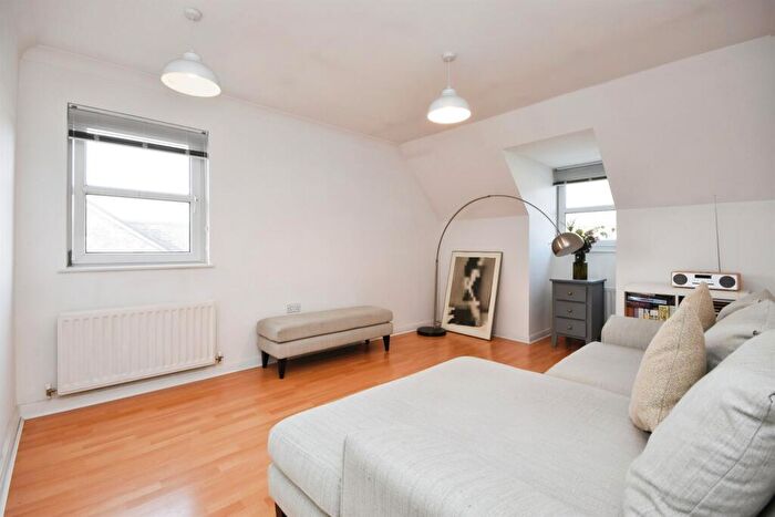 1 Bedroom Flat For Sale In Primrose Hill, Chelmsford, CM1