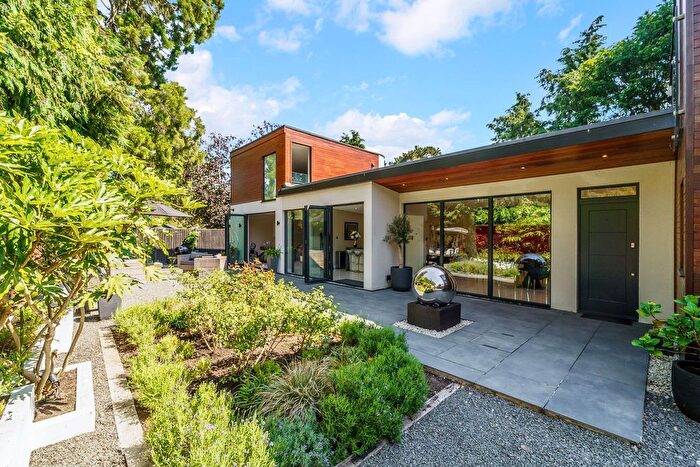 4 Bedroom Detached House For Sale In York Road, Weybridge, KT13