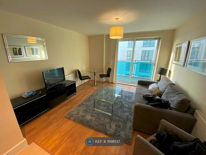1 Bedroom Flat To Rent In Gooch House, London, W6