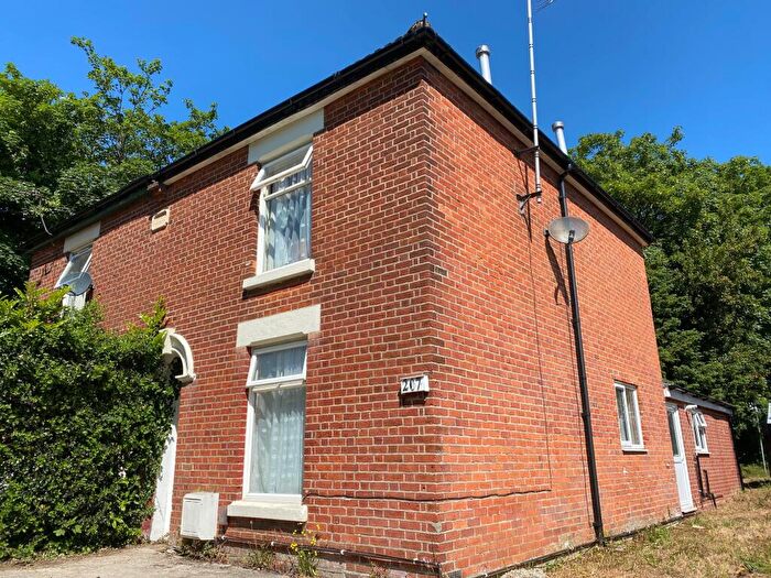 5 Bedroom House To Rent In Burgess Road, SO17