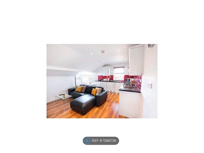 2 Bedroom Flat To Rent In Pontefract Lane, Leeds, LS9