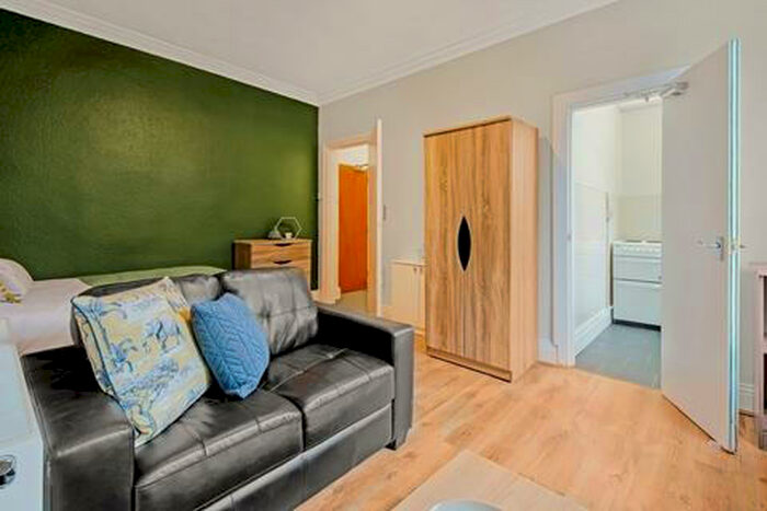 1 Bedroom House To Rent In Brookfield Road, Leeds, LS6