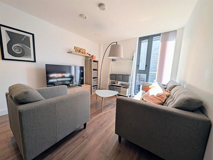 1 Bedroom Flat To Rent In Paradise Street, Liverpool, L1