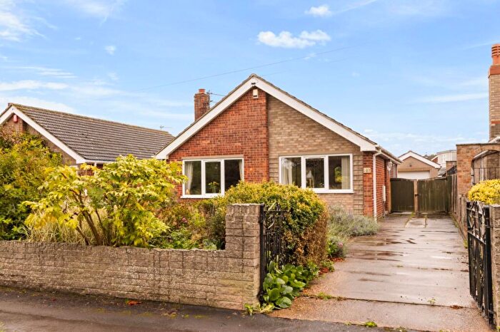 3 Bedroom Bungalow For Sale In Barnoldby Road, Waltham, Grimsby, DN37