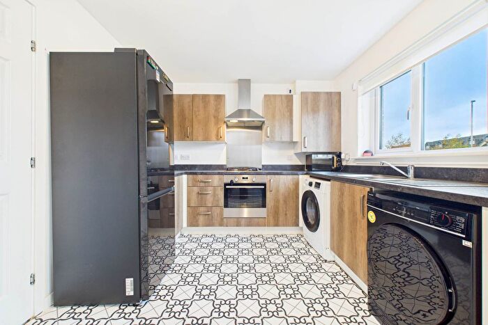 3 Bedroom Semi-detached House For Sale In Dunlop Gardens, Coatbridge, ML5