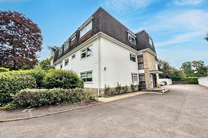 3 Bedroom Flat For Sale In Ferndown, BH22