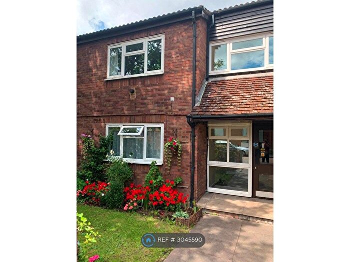 1 Bedroom Flat To Rent In Christchurch Close, London, SW19