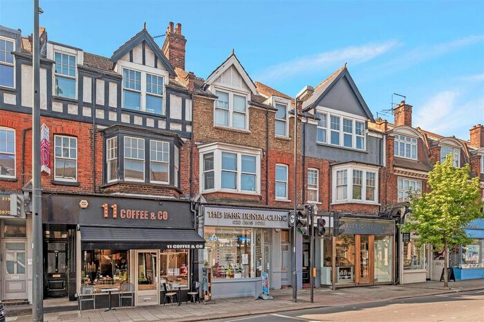2 Bedroom Flat To Rent In Upper Richmond Road West, East Sheen, SW14