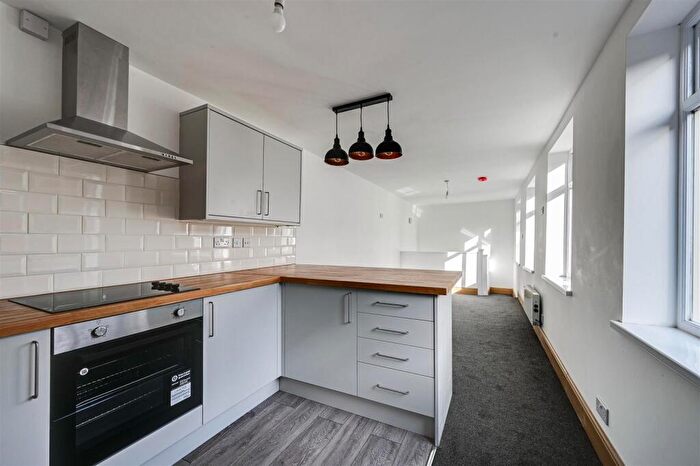 1 Bedroom Flat To Rent In , Victoria Street, CW12