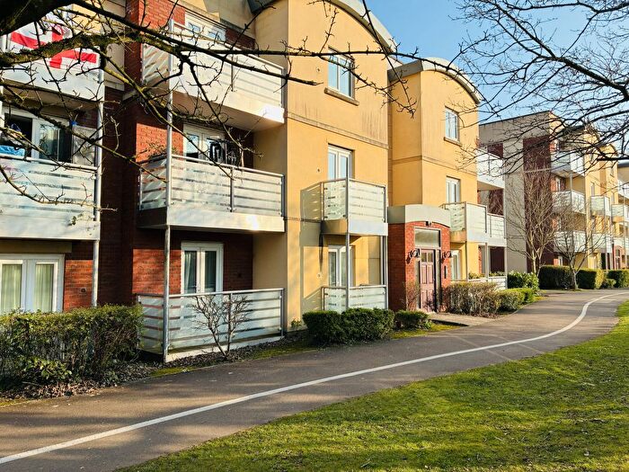 2 Bedroom Flat For Sale In Heraldry Walk, Exeter, EX2