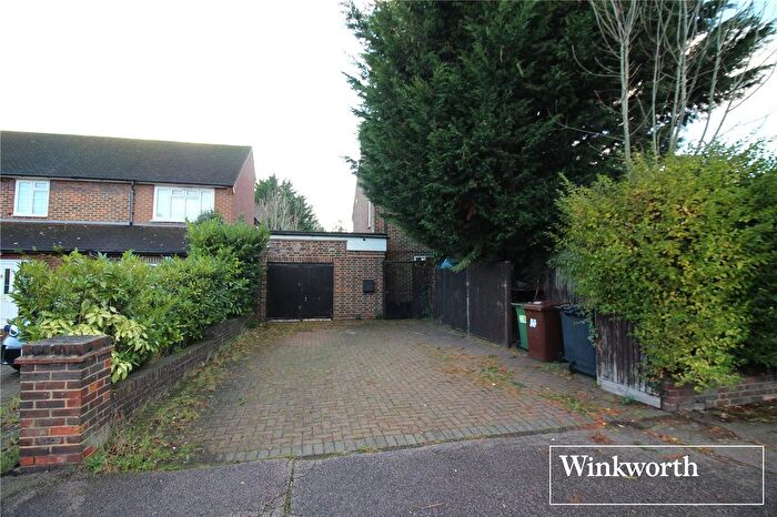 6 Bedroom Semi-Detached House To Rent In Burghley Avenue, Borehamwood, Hertfordshire, WD6