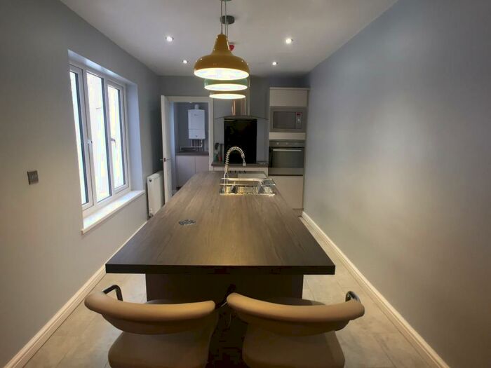 5 Bedroom Terraced House To Rent In Pershore Road, Selly Park, Birmingham, B29