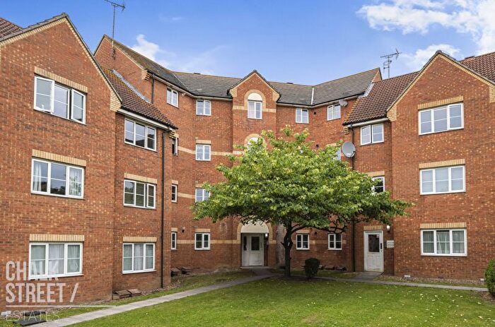 2 Bedroom Flat To Rent In Westfield Gardens, Chadwell Heath, RM6