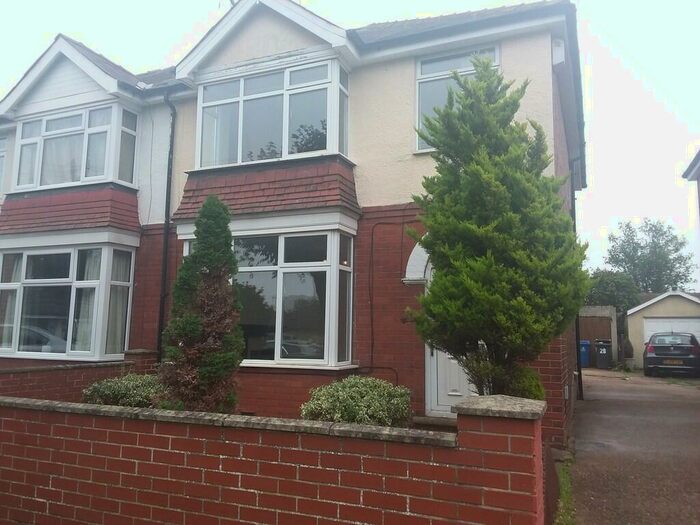 3 Bedroom Semi-Detached House To Rent In The Grove, Wheatley Hills, DN2