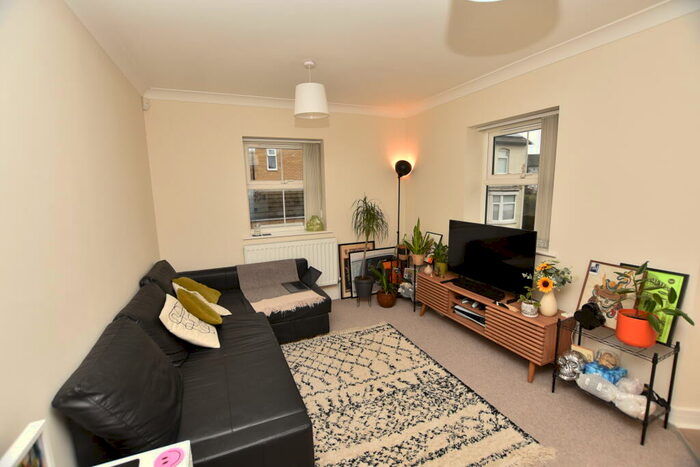1 Bedroom Apartment To Rent In New Road, LU7