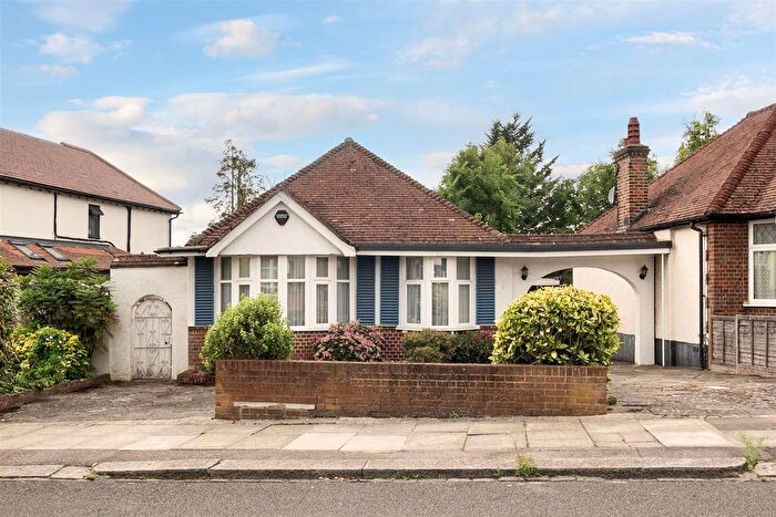 2 Bedroom Detached House For Sale In Stoneyfields Gardens, Edgware, HA8