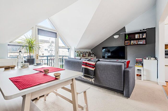 1 Bedroom Flat For Sale In Broomgrove Road, Stockwell, London, SW9