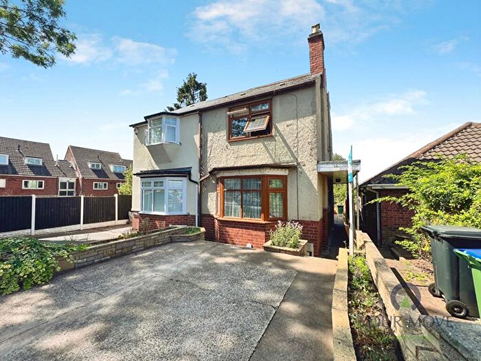 4 Bedroom Semi Detached House For Sale In Birch Road, Oldbury, West Midlands, B68