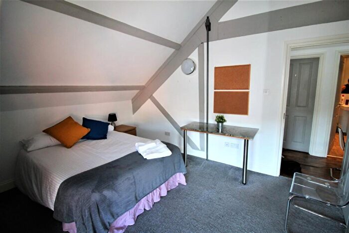 3 Bedroom Flat To Rent In Flat, St Annes Well Brewery, Lower North Street, Exeter, EX4