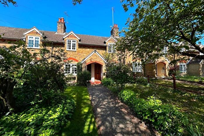 2 Bedroom Terraced House To Rent In Knaphill, Woking, GU21