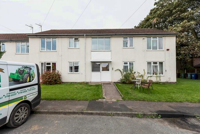 1 Bedroom Flat For Sale In Northfield Close, Womersley, Doncaster, DN6