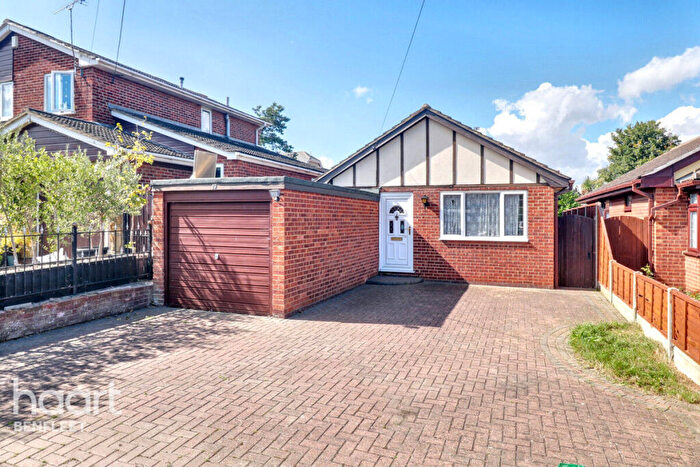 2 Bedroom Detached Bungalow For Sale In New Road, Canvey Island, SS8