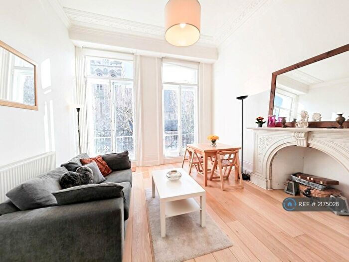 2 Bedroom Flat To Rent In Redcliffe Square, London, SW10